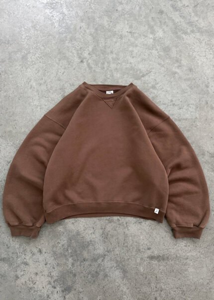 AKIMBO CREWNECK – COFFEE