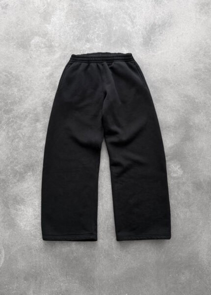 AKIMBO STRAIGHT-LEG SWEATPANTS – BLACK